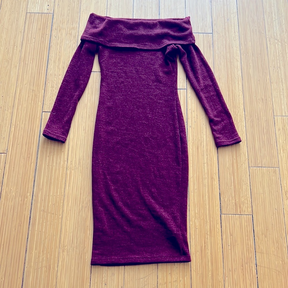 SIZE XS, OFF THE SHOULDER, WORN ONES